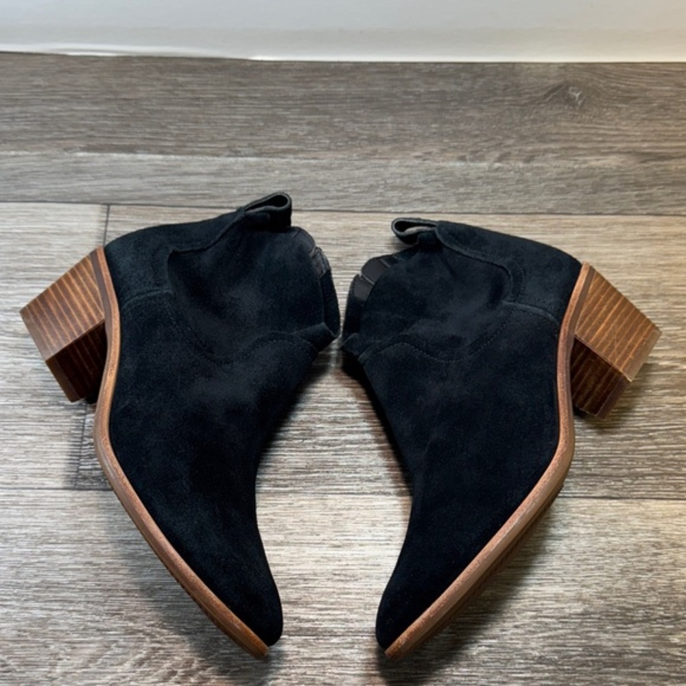 Ugg Black Suede Ankle Boots woman’s size 8.5 (s242)